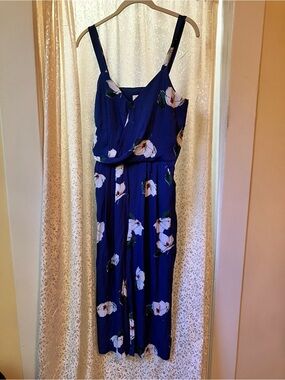 Cute cropped jumpsuit xs